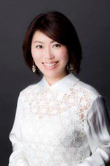 M&V専属フォーマルコーディネーナー楠田佳世 結婚式のお母様の衣装、レンタルフォーマルドレスならM&V
